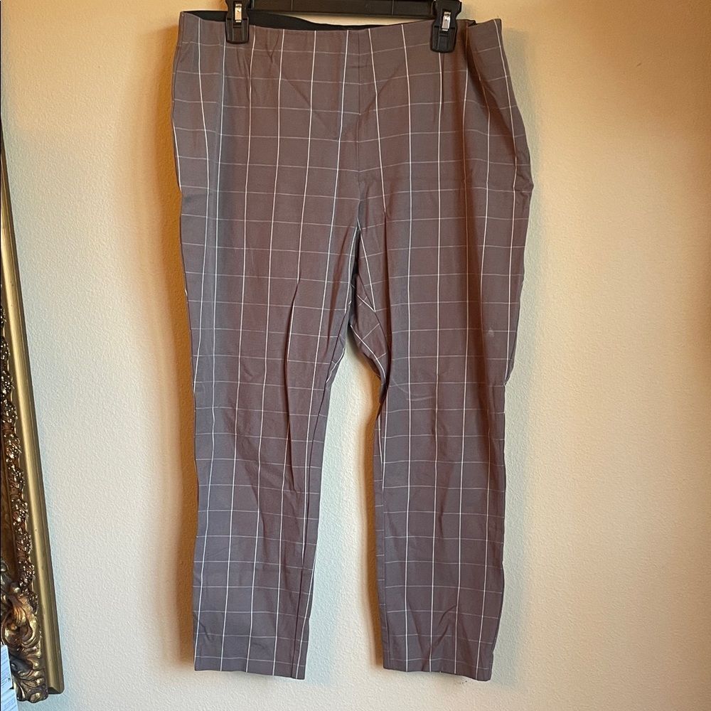 A new day womens pant with white windowpane pull on side zip Pants size 14